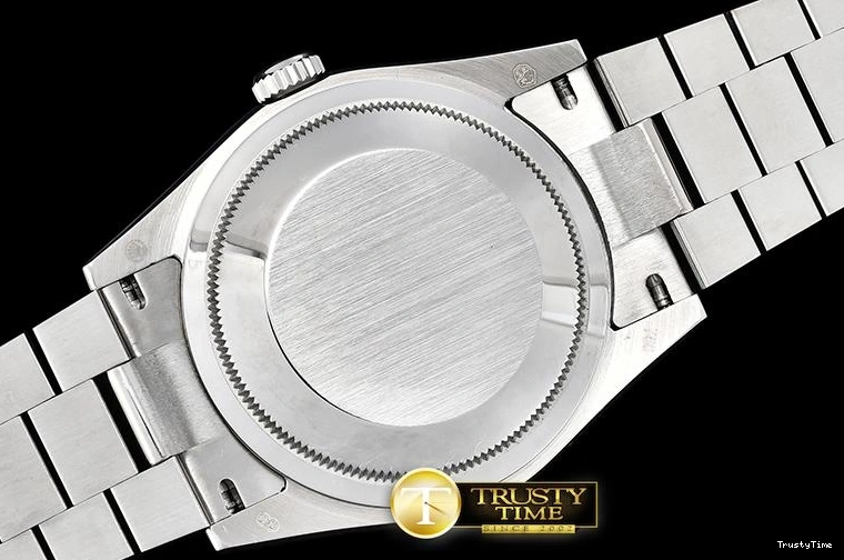 1118 RDD0214B – DayDate 36mm GoAnywhere 682